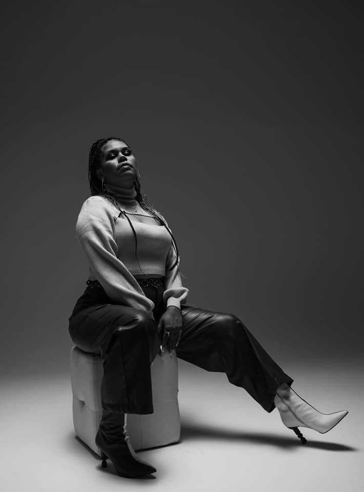 GirlsRockOttawa's tweet photo. It’s #MusicMonday and we’ve got a strong artist for you this week! BARKAA, born Chloe Quayle, is a Malyangapa, Barkindji woman that has exploded onto the Australian rap scene.
Listen to BARKAA here: https://t.co/nPyjAuVggO
#girlsrockottawa #barkaa #MusicMonday #rap #Hiphop https://t.co/1GzFplXnlE