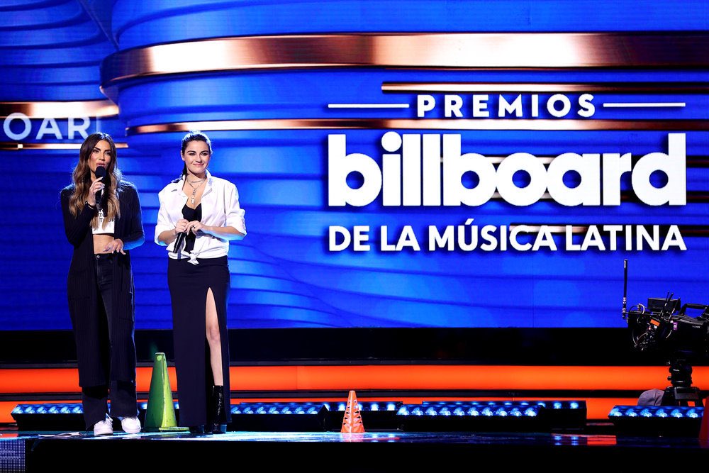 latinopowerla's tweet photo. Ensayos 🎤🎶 @LatinBillboards.

¡Falta sólo un día para los #Billboards2021! 🎶💃🏽⁠
⁠
No te pierdas la fiesta de la 
música que nos une este Jueves 
23 septiembre a las 7PM/6C por 
@telemundo 💃🏻🎵. https://t.co/rYEZyuWLns