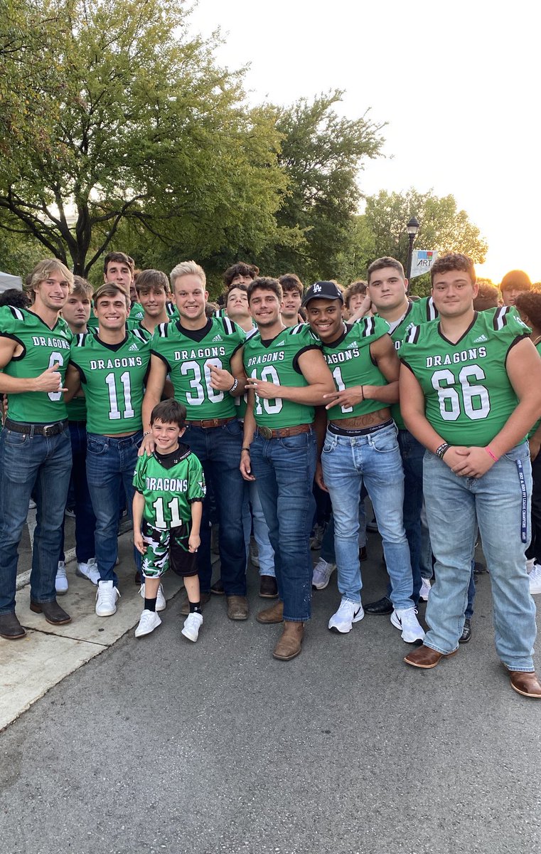 coachrdodge's tweet photo. Great night at the Homecoming Pep Rally! Love that my kids get to be around these amazing young men! https://t.co/NffUHsyw9U
