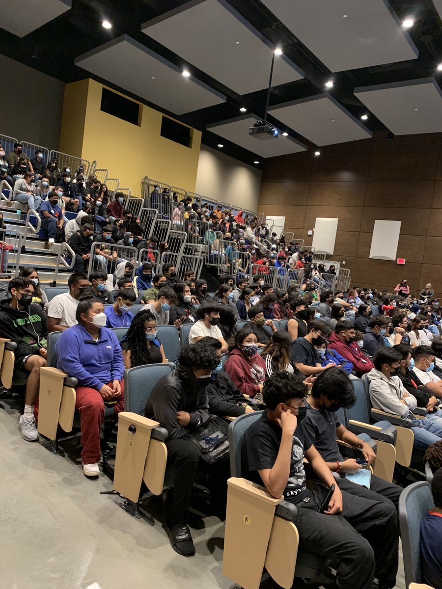 MilbyCo2022's tweet photo. What a great turnout on our first senior assembly! We are ready to start the year strong with our class of 2022. Huge shoutout to all our speakers today way to go #MilbyTeam !!
#BuffTuff #SeniorAssembly https://t.co/EnmbZ26ddo