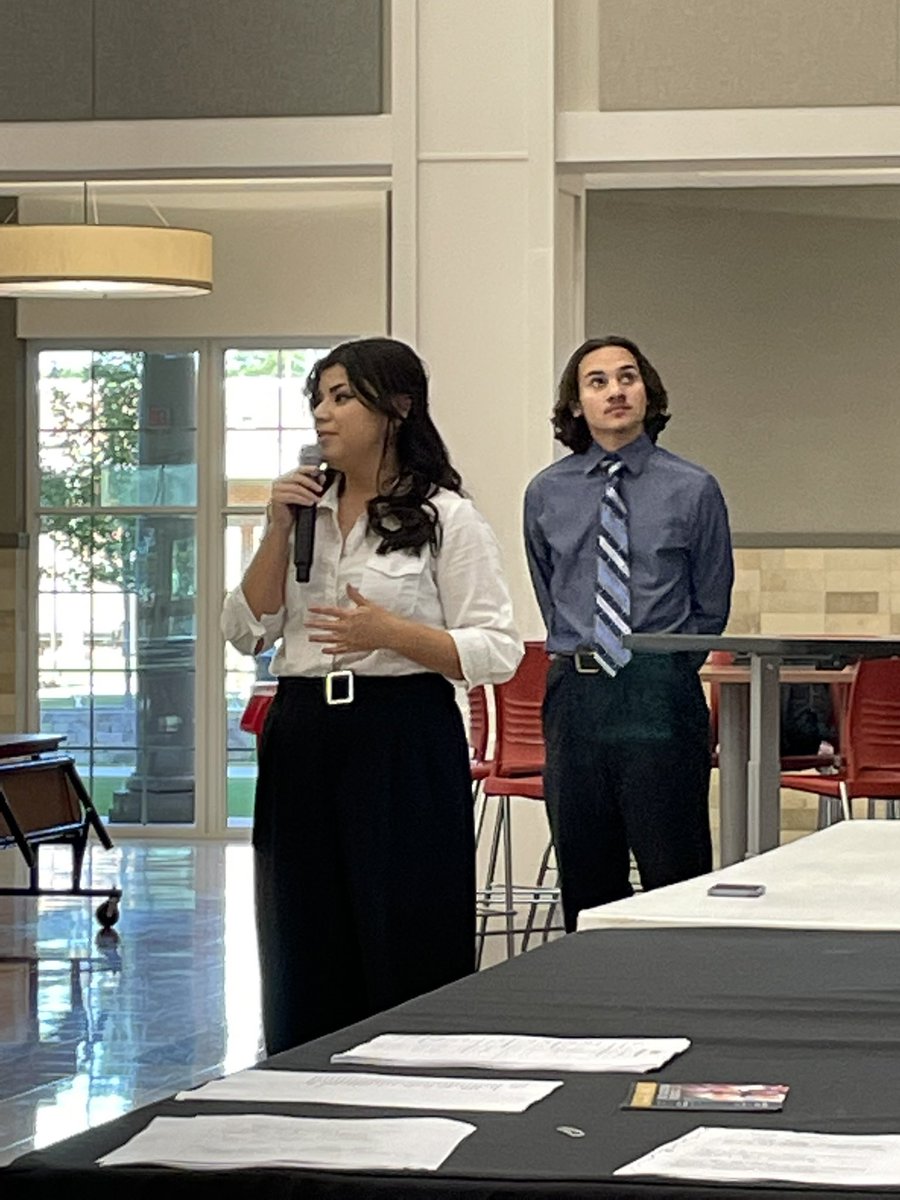 TylerLegacyAVID's tweet photo. AVID Sr Parent mtg in the books. Thanks to these two amazing Srs for presenting college info! TLRedRaiders @tylerisdAVID @MarlisHavard https://t.co/wKH32WGemS