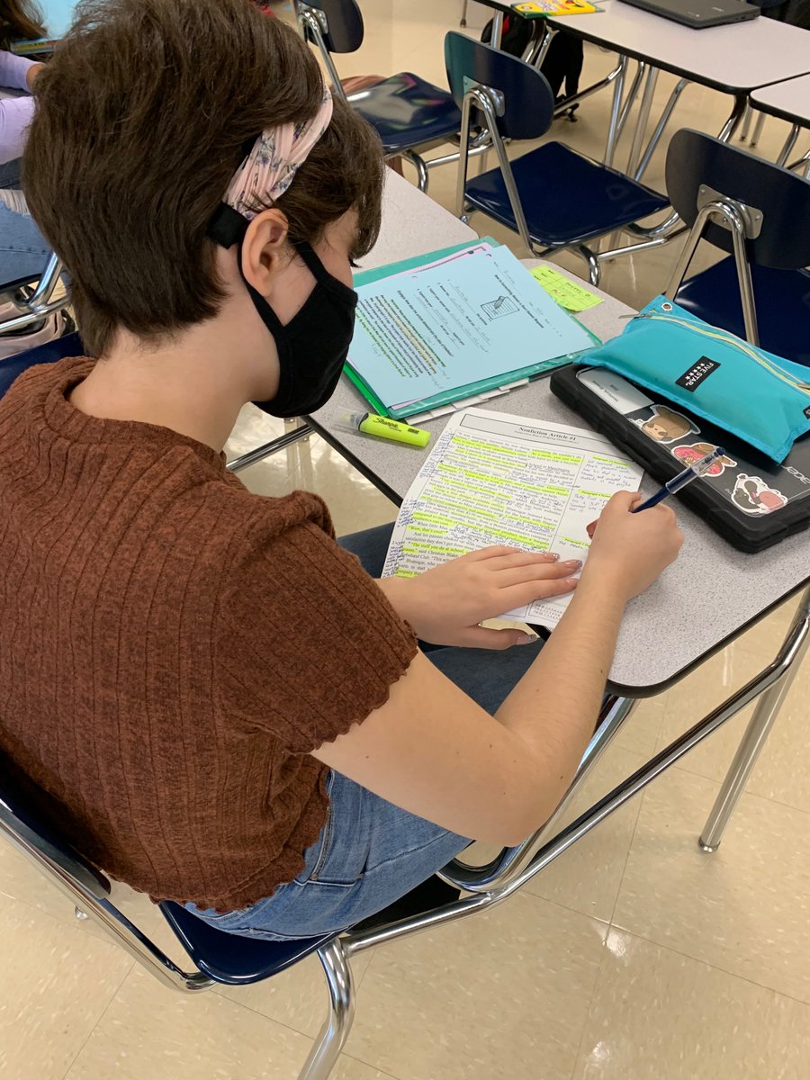 RodasReadingRox's tweet photo. Our writing is coming to life in Room 2!!!  Self-editing took our skills from good to great! https://t.co/w8uGS7JmNy