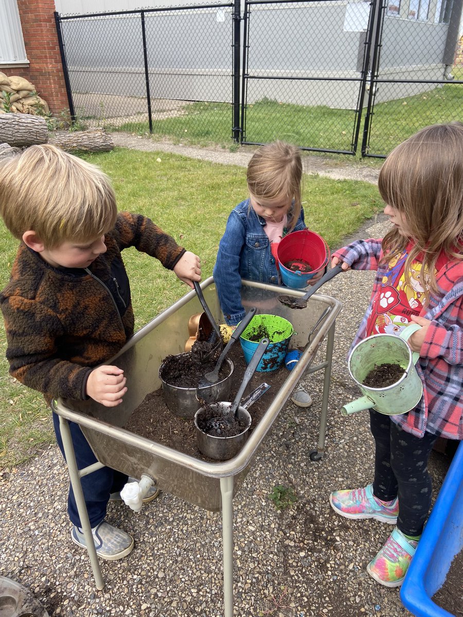 We had so much fun visiting the outdoor classroom <a href="/EJSMSchool/">Ecole J S McCormick</a> today!