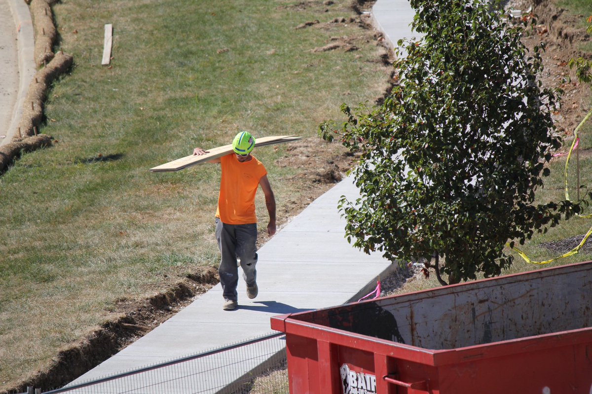 LukeDraily's tweet photo. #Legends267
#footings #precisioncounts #kccontractors #kcks #teamlukedraily https://t.co/J5Zi1GTdGw