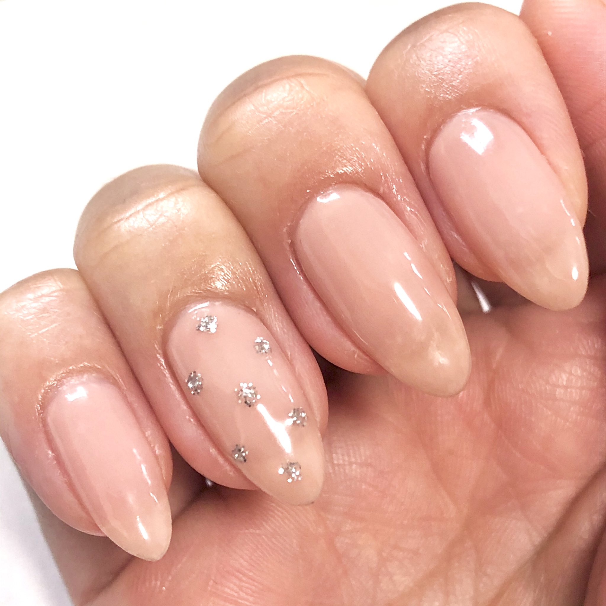 Homei My Nail Ne77 Pure Memory で ヌーディーネイル フレンチのライン Ne84 Meteor Shower ラメドット Ne8 Sparkle Silver 仕上げにスペシャルトップジェル 今日はアトリエに入店いたします 京橋アトリエ ゆりり Homeiウィークリージェル