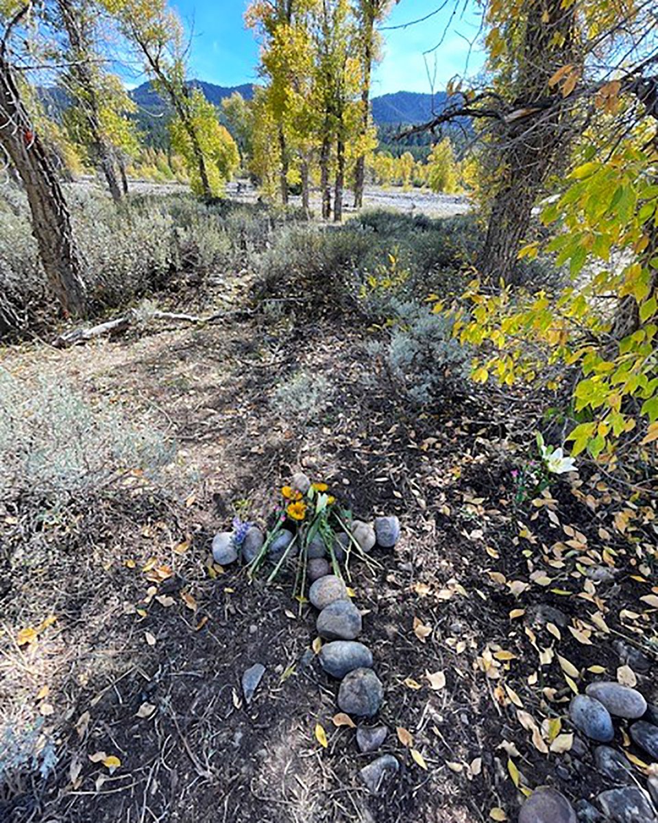 Gabby Petito's stepfather lays stone cross and flowers at the exact spot where her remains were found in Wyoming's Bridger-Teton National Forrest foxnews.com/live-news/gabb…