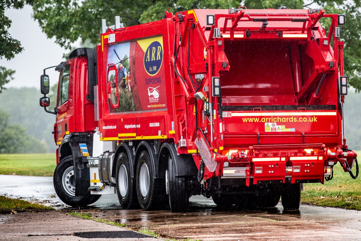 Collecting 2 recycling streams in one pass – FHE PowerLink 19 with FHE UTL trade bin lift complete with FHE 4m UniPod with comb lift &amp; pannier, on 32t GVW DAF Tridem chassis.

#FaridHillendEngineering
#FHE
#PowerLink
#Recycling 
<a href="/DAFTrucksUK/">DAF Trucks UK 🇬🇧</a>