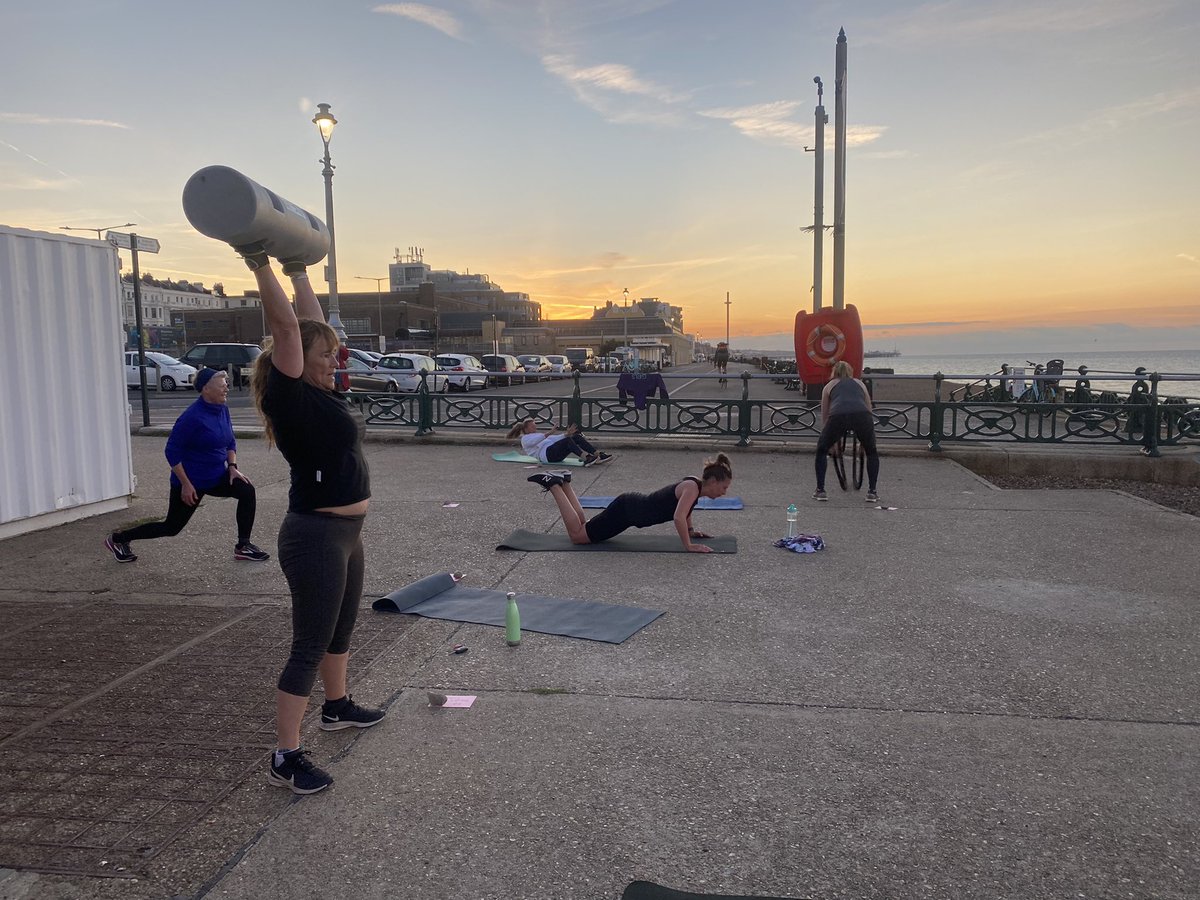FBBootCamp's tweet photo. Circuits, each station on the minute every minute. The faster you do each exercise the more rest you get! Beaut of a morning, loving those September sunrises #fitbitch #bootcamp #brighton #hove https://t.co/qHMvI31ljo