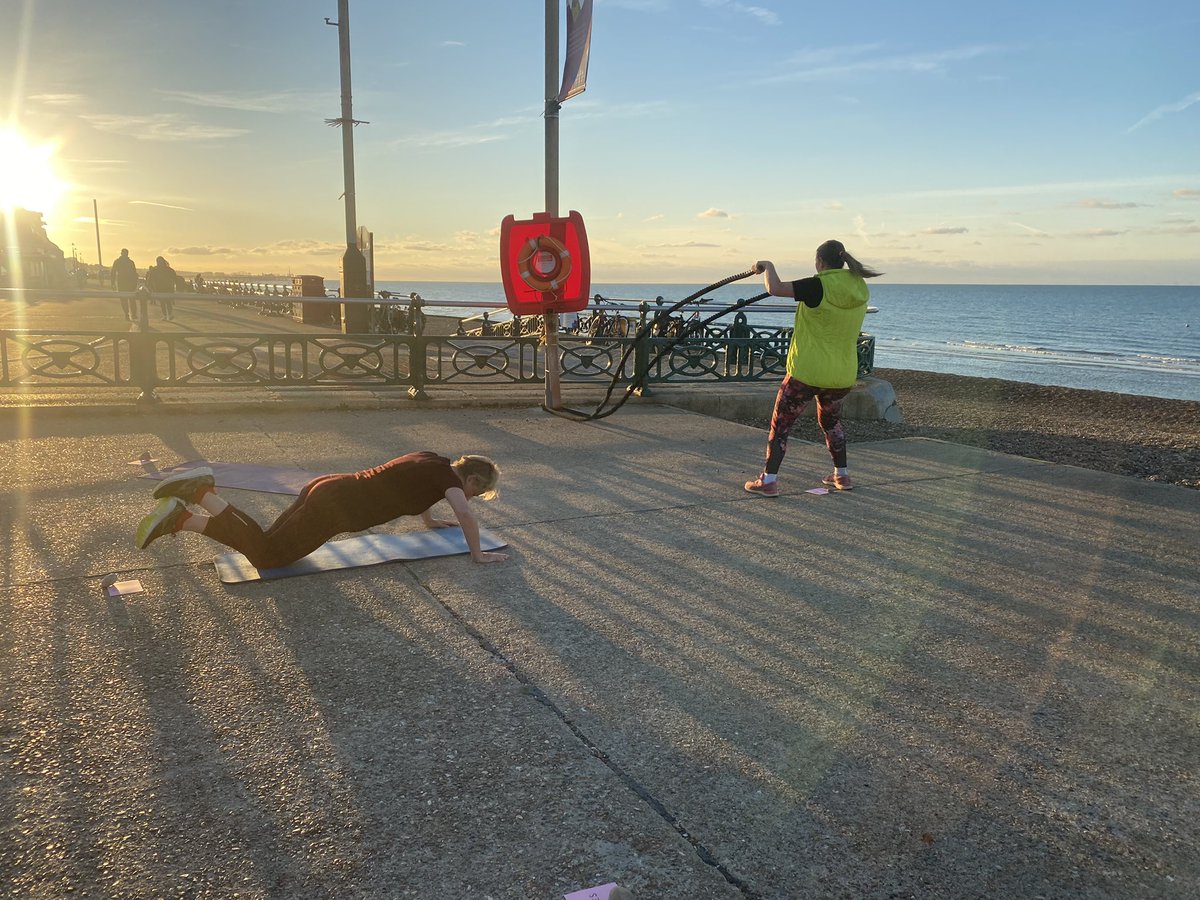 FBBootCamp's tweet photo. Circuits, each station on the minute every minute. The faster you do each exercise the more rest you get! Beaut of a morning, loving those September sunrises #fitbitch #bootcamp #brighton #hove https://t.co/qHMvI31ljo