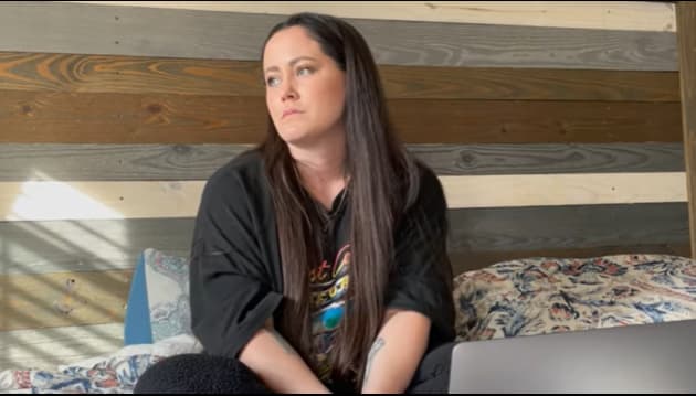 Jenelle Evans: Caught Faking Health Problems For Sympathy? https://t.co/BPDo5bGtAI https://t.co/95ZNNU9gNF