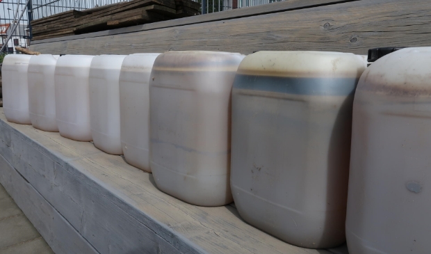 Boa's treffen 41 jerrycans met amfetaminen in bedrijfspand Krogten