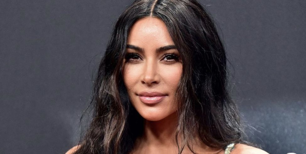 Kim Kardashian to host Saturday Night Live for first time as show ratings hit record low. mirror.co.uk/tv/tv-news/kim…
