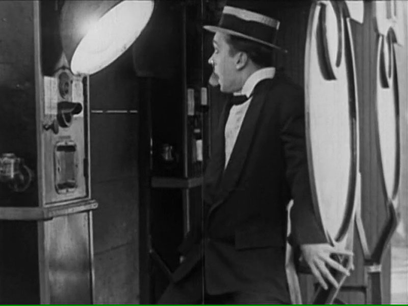 Photobooth.net tweet media