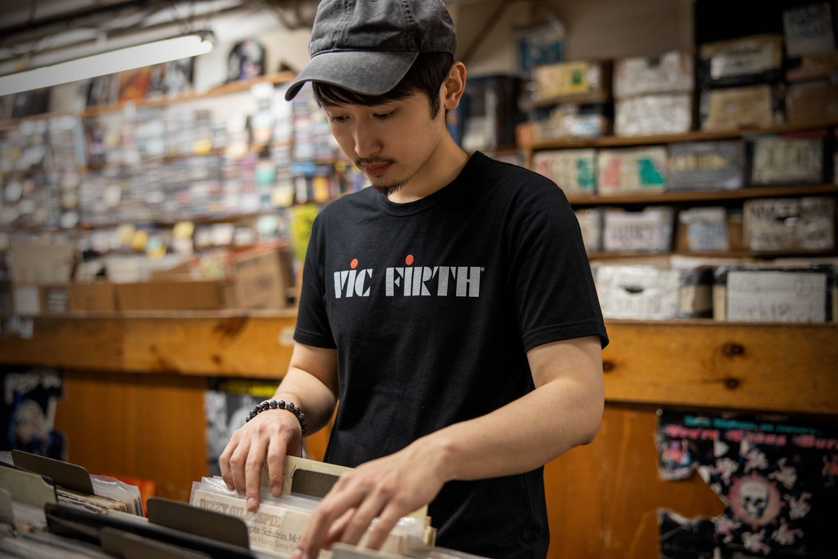 vicfirth_jp's tweet photo. VIC FIRTH スティック （ツインパックも含む）を 「 2pr 」買って、VIC FIRTH Tシャツを当てよう！！期間は9/30(木)まで！！
キャンペーン詳細はこちら↓
https://t.co/Q0X9LtTVkX https://t.co/KqQTaG74Az