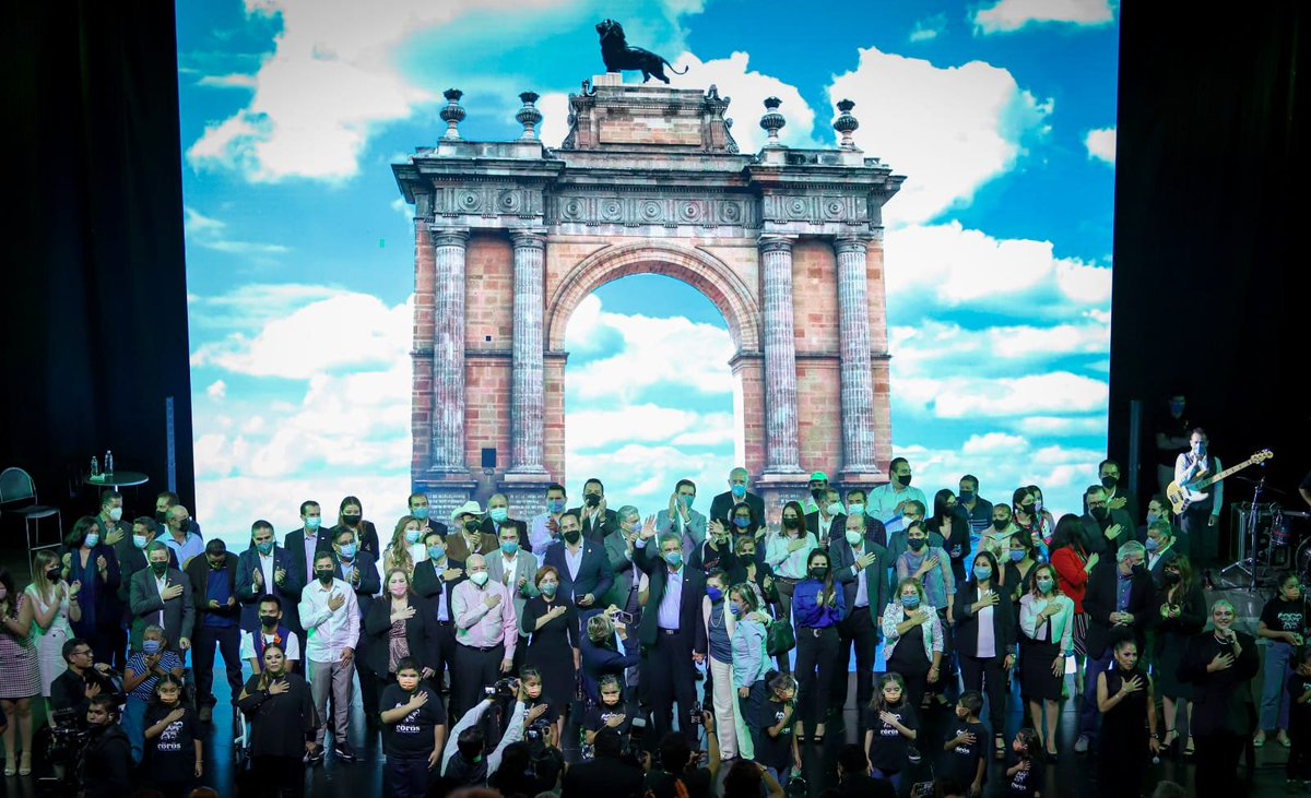 hlsantillana's tweet photo. Lo logramos juntos, #ContigoYPorTiLeón, hemos forjado una Ciudad de Primera.

Gracias, muchas gracias, porque con la colaboración comprometida de cada leonés que se han sumado a este gran proyecto, hoy, tenemos un gran futuro para ti y tu familia. https://t.co/JucdNGvBNH