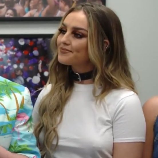 pehourly's tweet image. 