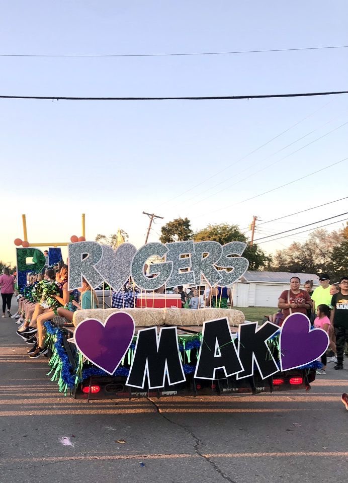 rogers_cheer's tweet photo. United for the Eagles and Mak 💚💜 We love you Makayla.  #ProsperStrong #MakaylaStrong https://t.co/00C3TFSzjo