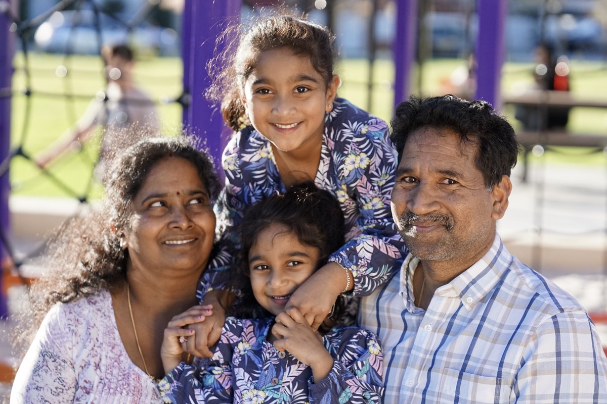 #BREAKING: Immigration Minister Alex Hawke has issued the Nadesalingam family a 12-month bridging visa today. However, visas were only issued to parents Priya and Nades and eldest daughter Kopika. Youngest Tharnicaa still on community order so cannot leave Perth