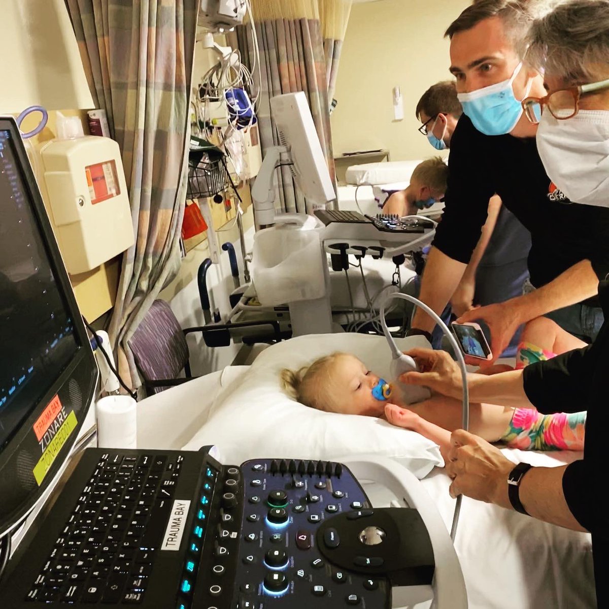 UVMEmergencyMed's tweet photo. UVM Emergency Medicine is looking for our 2022 Ultrasound Fellow! Learn from >10 US faculty, rotate at rural &amp; international sites, work on cutting-edge projects, &amp; drop a TEE or two while enjoying mtns &amp; Lake Champlain. Apply at https://t.co/Gm6pIgm8cB #UVMEMSono #uvmemresidency https://t.co/yEaBQ8QQqA