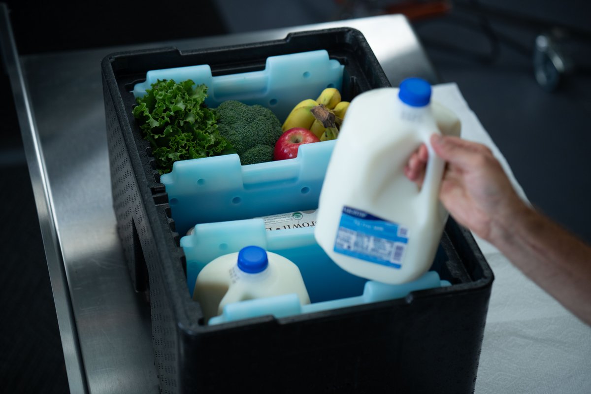 LiviriSolutions's tweet photo. Simply stage groceries for pick-up or delivery with Liviri Sprint boxes. Cut out the excess waste of cardboard. Learn more about Liviri's boxes here: https://t.co/xuh0EPMAG4 

#Cardboard #GroceryPickUp #GroceryDelivery #LiviriSprint #LiviriBoxes #Sustainability https://t.co/Uv3t2cP19c