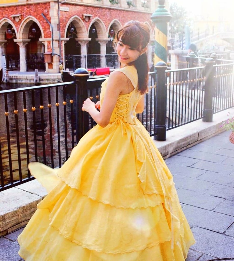 一度見た夢、諦めきれない。 #beautyandthebeast #bellecosplay #belle