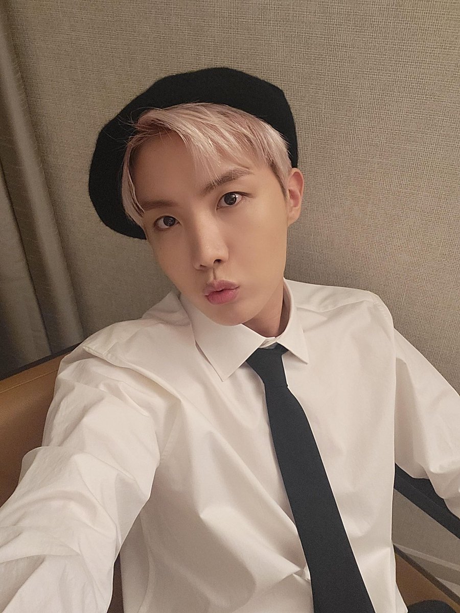 haruharu_w_bts's tweet photo. 210923 / 1:10PM KST
🐿
it was a meaningful and good time!!!🥰
thank you always ARMY!!💜 https://t.co/j1OHxDiXaA