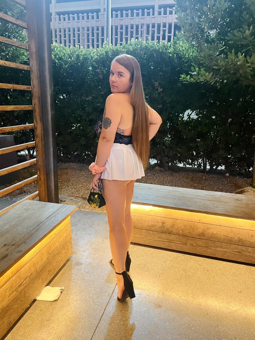 If you see my buttcheeks in #Vegas no you didn&rsquo;t 😤🤜 https://t.co/cjzNqgtcU2<a href="/tag/vegas"class="tags">#Vegas</a>