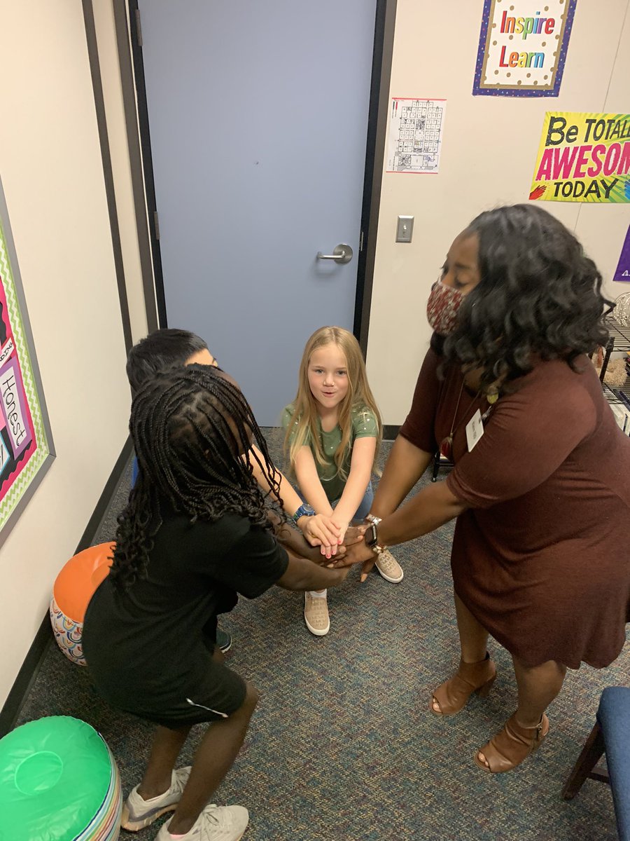 I had an AMAZING opportunity to collaborate with some pretty phenominal Ss <a href="/MittelstadtKISD/">Mittelstadt Elem.</a>! We prepared them for a STATEWIDE opportunity to chat about what they💚most- Their Families! These kids are BRILLIANT! Huge thanks to <a href="/MsDionnaJames/">Dionna James</a> for handpicking these scholars!