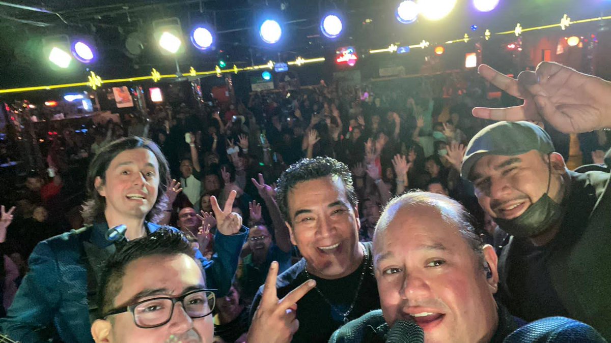 La gira 2021 continúa, ahora en California. Próximas fechas:

Septiembre 
24 Sacramento, CA
25 Santa Fe Springs, CA
25 East LA, CA
26 Alisal Salinas, CA

Gracias a la gente de Madison, Wisconsin! y Chicago, IL que nos acompaño!
