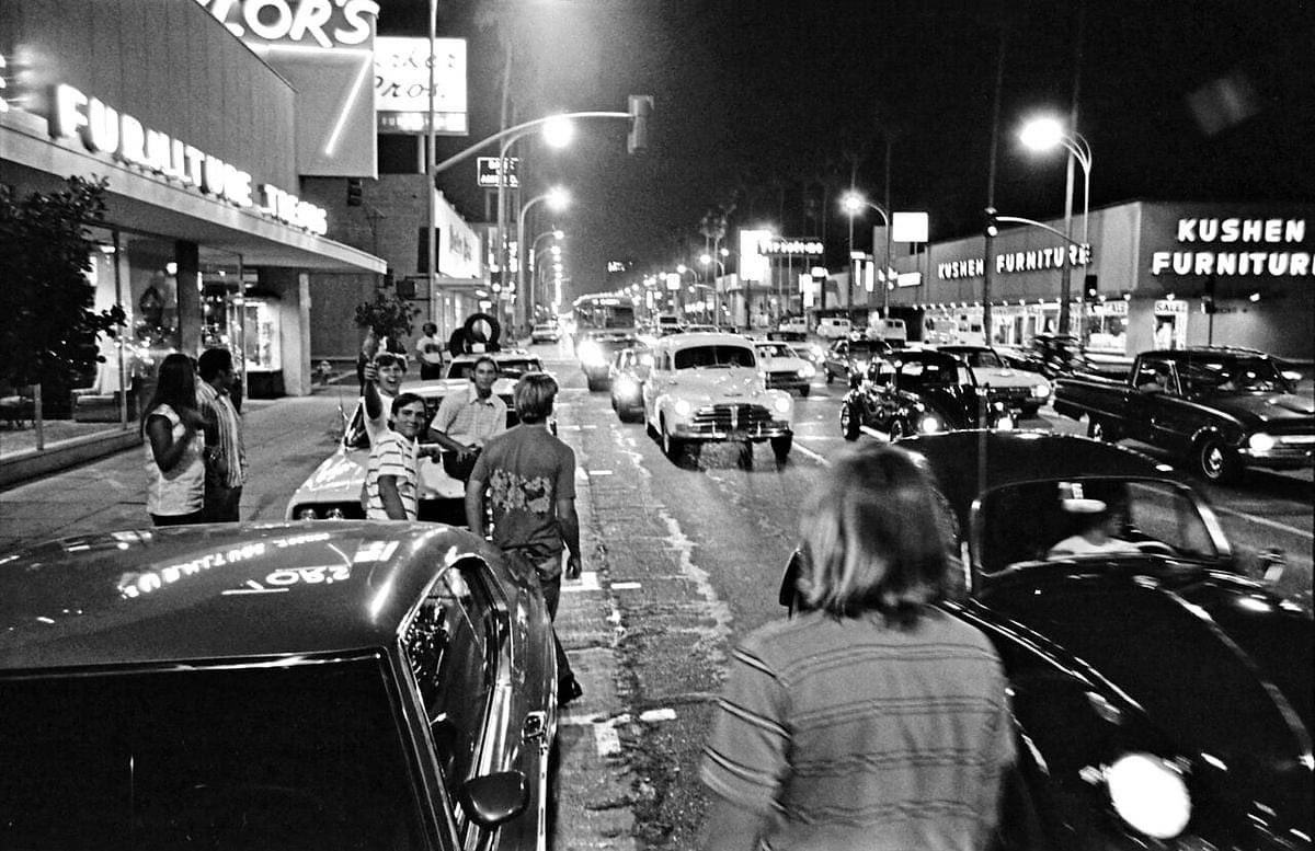 alisonmartino's tweet photo. Van Nuys Blvd., 1972

Photos taken by Rick McCloskey https://t.co/2tXW9zLZfU