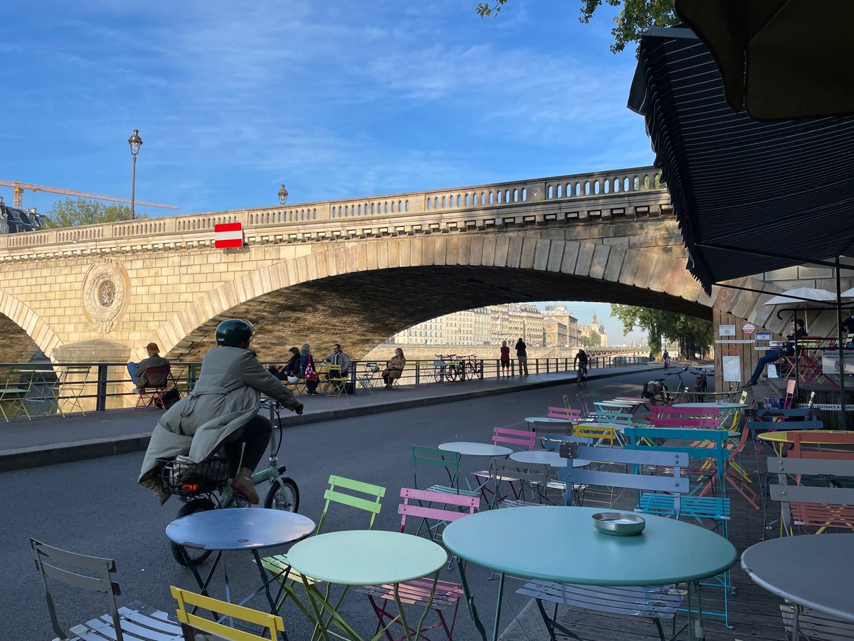CoyaFrank's tweet photo. Petit bonheur du matin : vue sur la Seine dans le silence des vélos qui passent. #paris bravo @Anne_Hidalgo @David_Belliard https://t.co/A0RuU39gWw