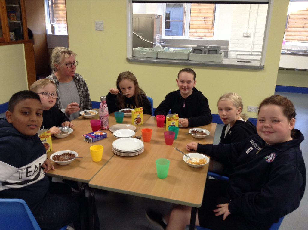 Hoylake Holy Trinity School tweet media