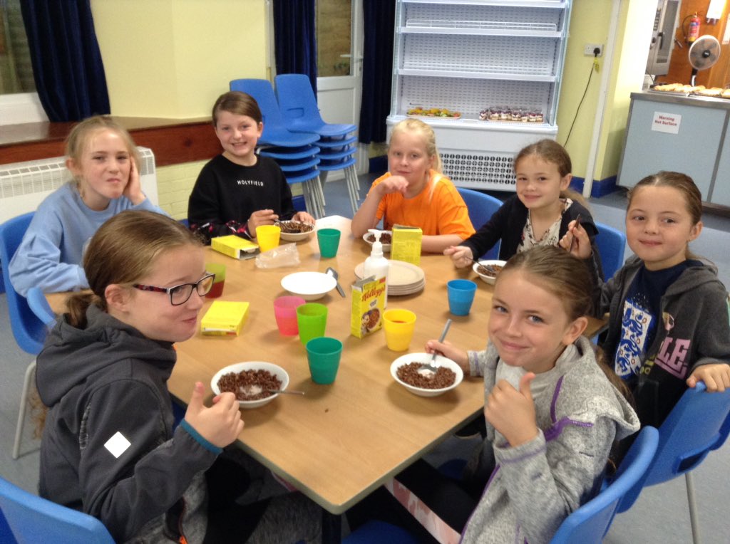 Hoylake Holy Trinity School tweet media