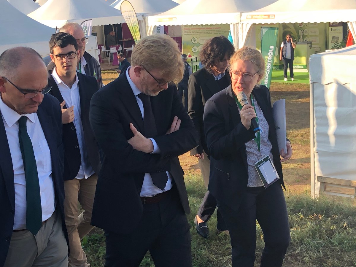 All_Biocontrole's tweet photo. #Technbio2021 : Merci à M. le Ministre @MFesneau pour sa visite et son attention pour le #biocontrôle, accueilli en surplomb du #VillageBiocontrôle @TECHetBIO par @CelineBarthet Présidente @IBMAFrance. https://t.co/15Hc0F5L71