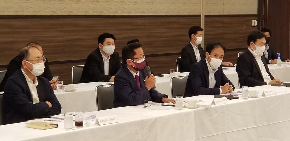 丹羽ひでき事務所 On Twitter 本日は 自民党愛知県連6区 7区地域連絡会議 に出席させて頂きました 6区 春日井市 小牧市 犬山市 瀬戸市 7区の首長の皆様から 国 県への要望 提言を承りました 地元選出の議員として しっかりとお応えできるよう尽力して
