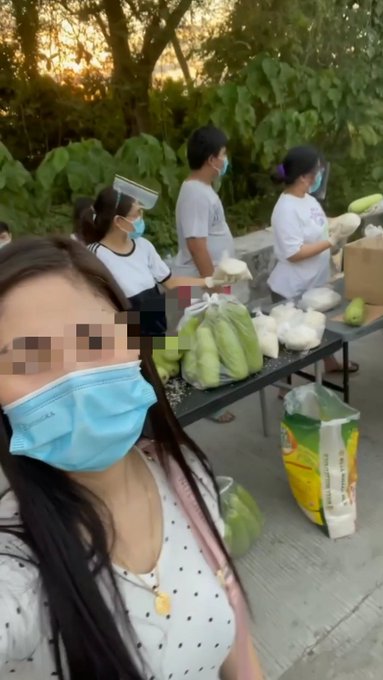 Selling vegetables 😋 https://t.co/WHnlpeWqOL<a href="/tag/newprofilepic"class="tags"><span>#newprofilepic</span></a>