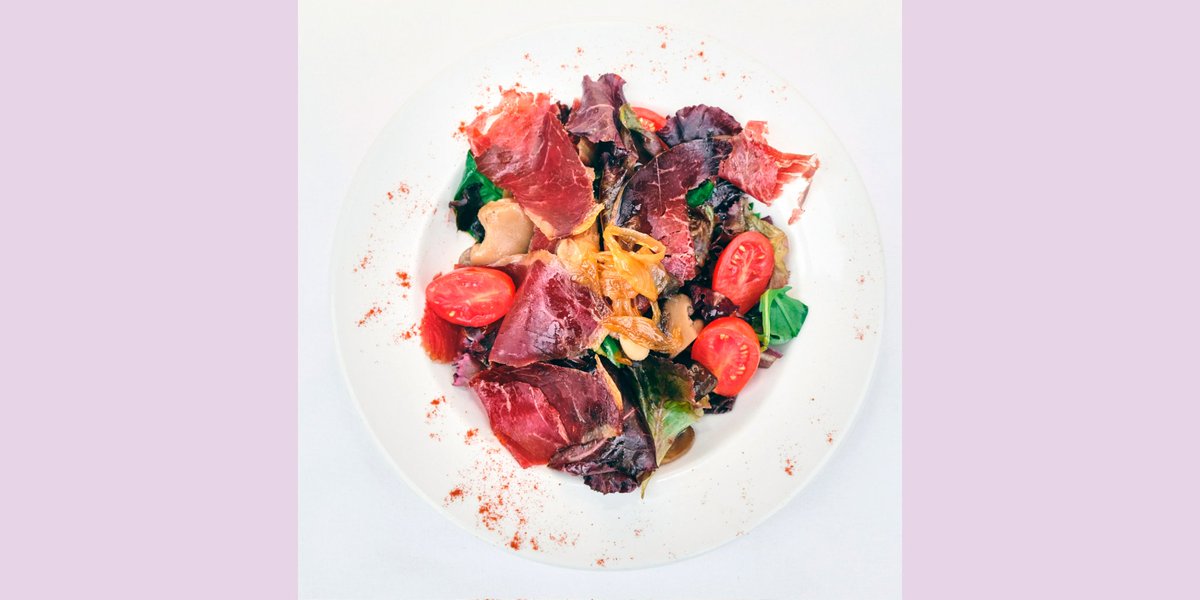 QuintadeCavia's tweet photo. Ensalada de cecina con setas y cebolla caramelizada 😋

#quintadecavia #restauranteburgos
#cocinademercado https://t.co/Hp1cabFj1c