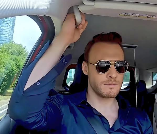 ayank_ohhyaya's tweet photo. YAAA @KeremBursin where are you? https://t.co/yC4SypvL7E