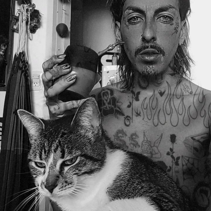 #NuevaFotoDePerfil2021 yakisieras tanta tinta 🖤 indi&amp;yo