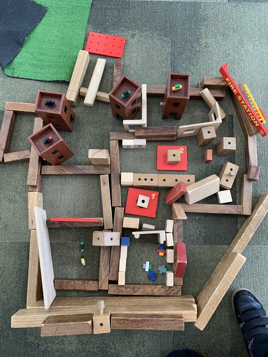 2021pitau3's tweet photo. Mazes are a fabulous way to show our learning about position and orientation. Check out our very own maze creations! Will our buddies be able to get through them? #bromleyschoolnz #creative #TamaiCoL https://t.co/26Y8MDQKJI