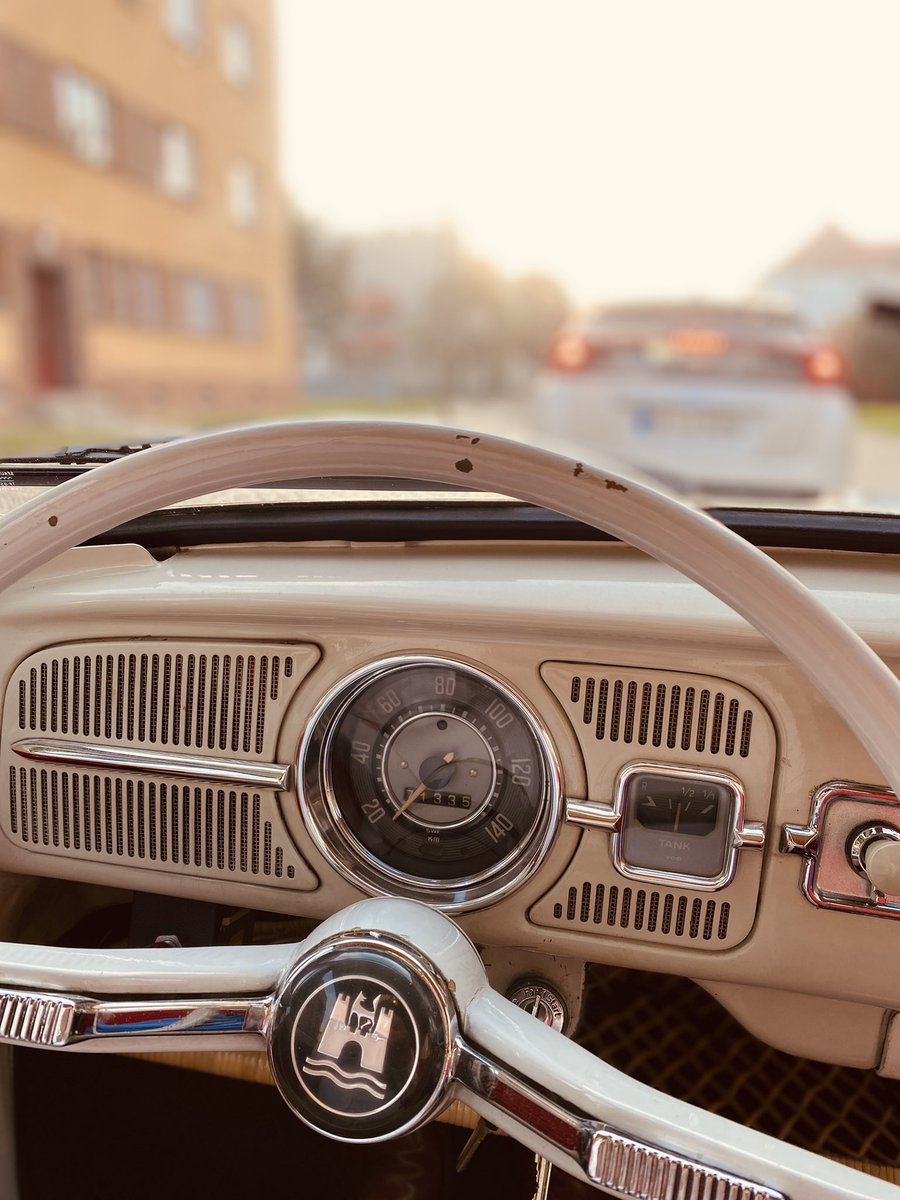 TinoSorge's tweet photo. Heute morgen zum ersten Termin mal wieder meinen guten alten #VW #Käfer genommen. Unbezahlbar 🤓👍 #Oldtimerliebe https://t.co/p0mPMWqYnt
