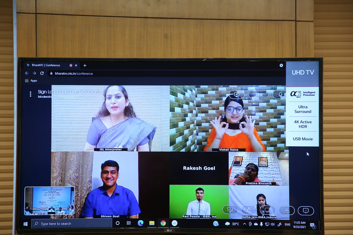 islrtc's tweet photo. Dr. Virendra Kumar , Union Minister , MSJ&amp;E had a live interaction session with the deaf participants from across the India won the 4th ISL competition and asked their experience about the competition and came to know their constructive views.
@Drvirendrakum13 @socialpwds https://t.co/pCeGTlt5E8