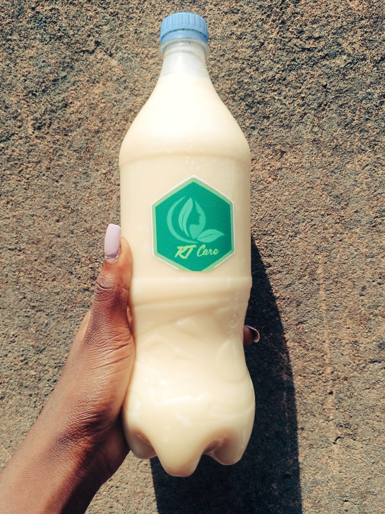 kewir_tracy's tweet photo. This is why you need Shea butter for your skin.
*It boosts skin moisture.
*Its anti-inflammatory properties soothe skin problems. ...
*It could heal cuts and scrapes.
*It helps fight breakouts.
*it Reduces stretch marks
KT care our products make it effortless. DM us. https://t.co/XKBnXA2ire