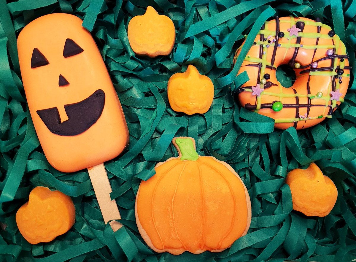 PLPBakery's tweet image. We are taking orders NOW!
Want something a little different this Halloween?
Take a look at our delicious treat boxes
Pre-order these up until the 18th of October but limited stock may bring the closing date forward!
Deliveries will be Dispatched fresh on the 27th of October.