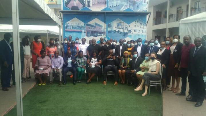ArmelNydo's tweet photo. Réunion de renforcement de la coordination des interventions de la riposte au VIH au Cameroun sous la supervision du @MinsanteCMR @cameroun_cnls. Y prennent part @CamnafawIPPF @oms @UNAIDS @PEPFAR @CDCgov https://t.co/gBq3UtJMee