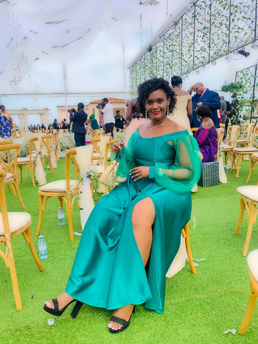 KanywaniH's tweet photo. #weddingthing https://t.co/F5SfoIt0WV