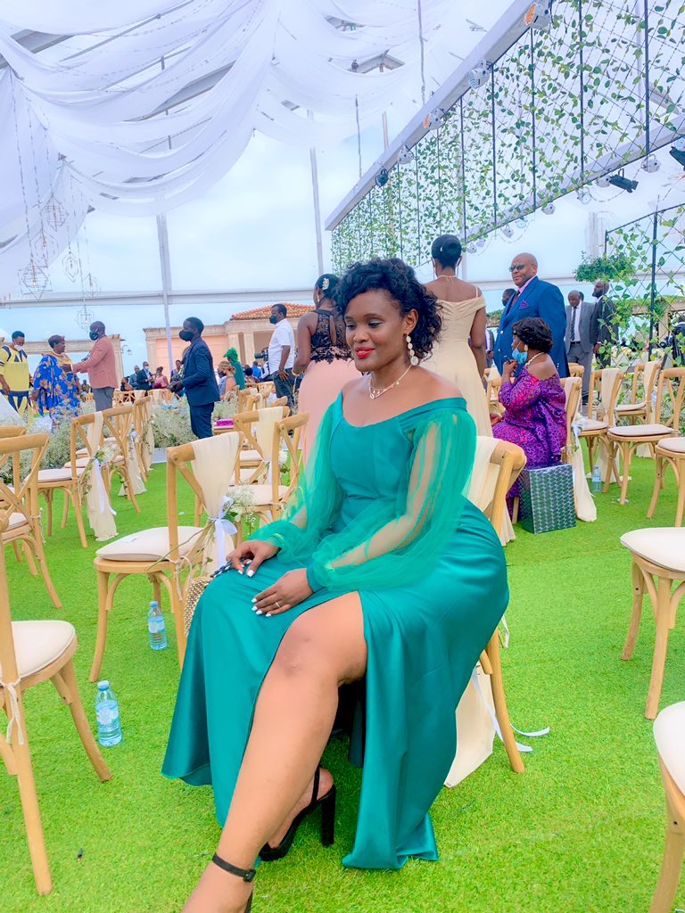 KanywaniH's tweet photo. #weddingthing https://t.co/F5SfoIt0WV