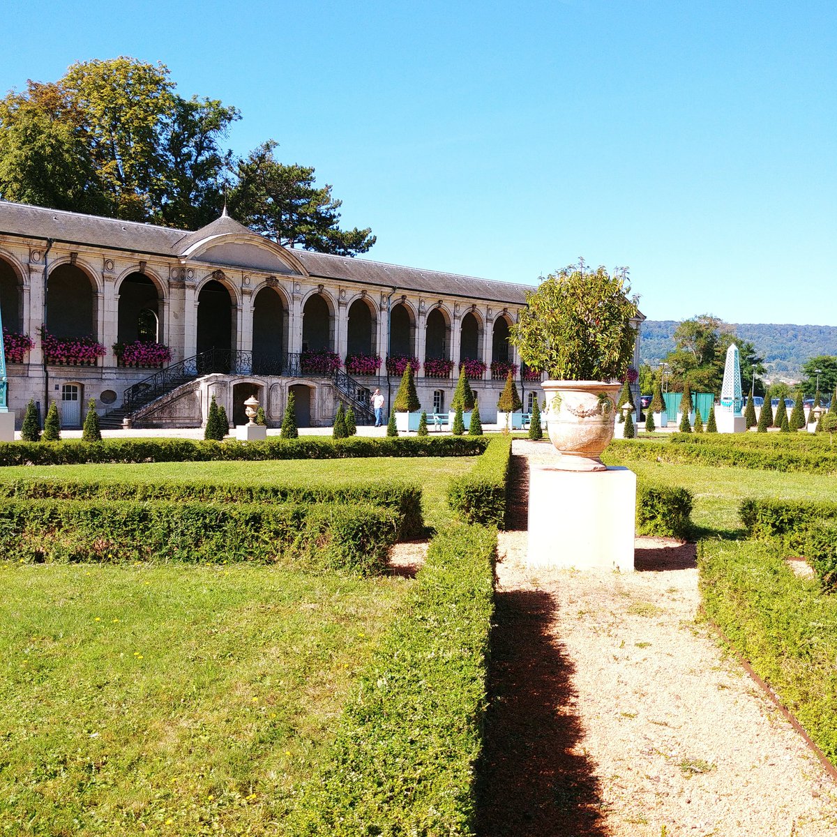 En attendant le début de la conférence de Jean-Marie Hoton sur la plasticité mentale, je prépare mon cerveau en partant à la découverte des créatures et chef-d'oeuvres de l'abbaye des Premontrés à Pont-à-Mousson... #facilitationgraphique  #sketchnoting  #scribing <a href="/regiongrandest/">Région Grand Est</a>
