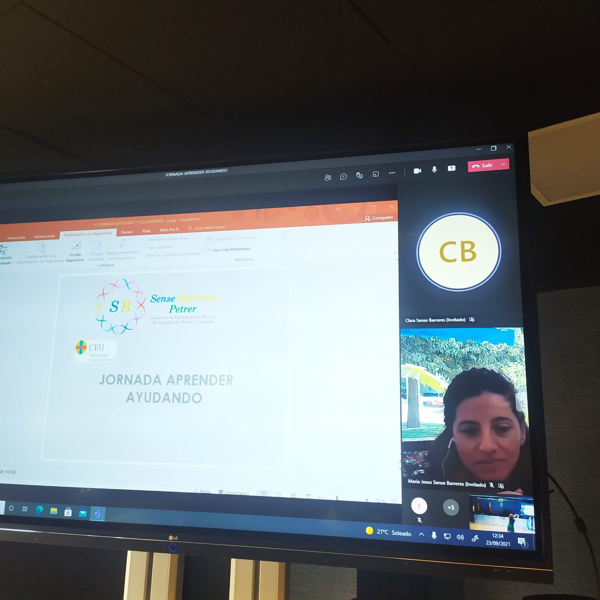 "Valoramos muchísimo que el solicitante haya desarrollado acciones de voluntariado. Porque dice mucho a favor de esa persona, que dedica parte de su tiempo libre a ayudar a los demás”. <a href="/SBarreres/">Sense Barreres</a> V Jornadas Universidad y Solidaridad. Aprender ayudando <a href="/magisterioUCH/">Magisterio CEU-UCH</a> #Elche