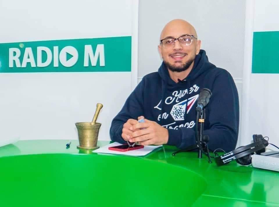 UealDz's tweet photo. 🔴أصبحنا اليوم على فاجعة موت صحفي الجريدة الإلكترونية Radio M  حمزة شلوش الذي توفي غرقا 💔
يقدم فريق UEAL تعازيه الخالصة لطقم Radio M و عائلة الفقيد. فلترقد روحه بسلام، إنا لله و إن إليه راجعون https://t.co/9dwKVIXP9M